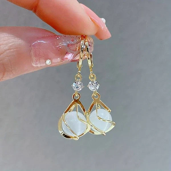 1+1 Offer: Vintage gold ring with natural pattern + Vintage White Opal Dangling Golden Earrings - Image 2
