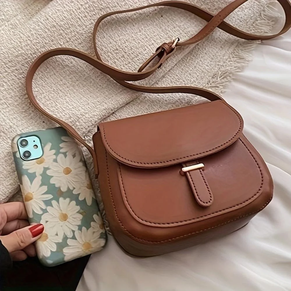 Amelia Retro Saddle Crossbody Bag - Image 2