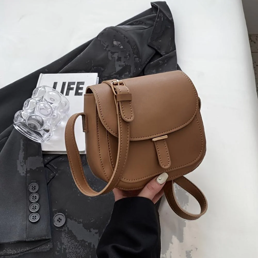 Amelia Retro Saddle Crossbody Bag - Image 5
