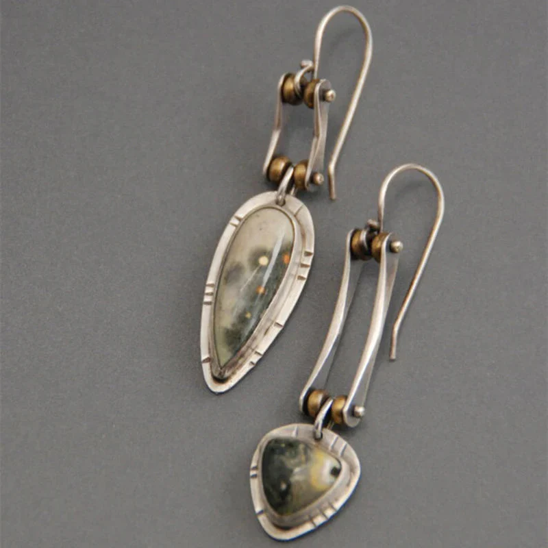Antique" asymmetric earrings - Image 2