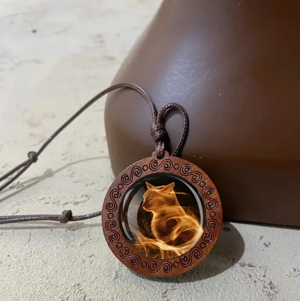 Cat necklace with adjustable leather strap - Image 2
