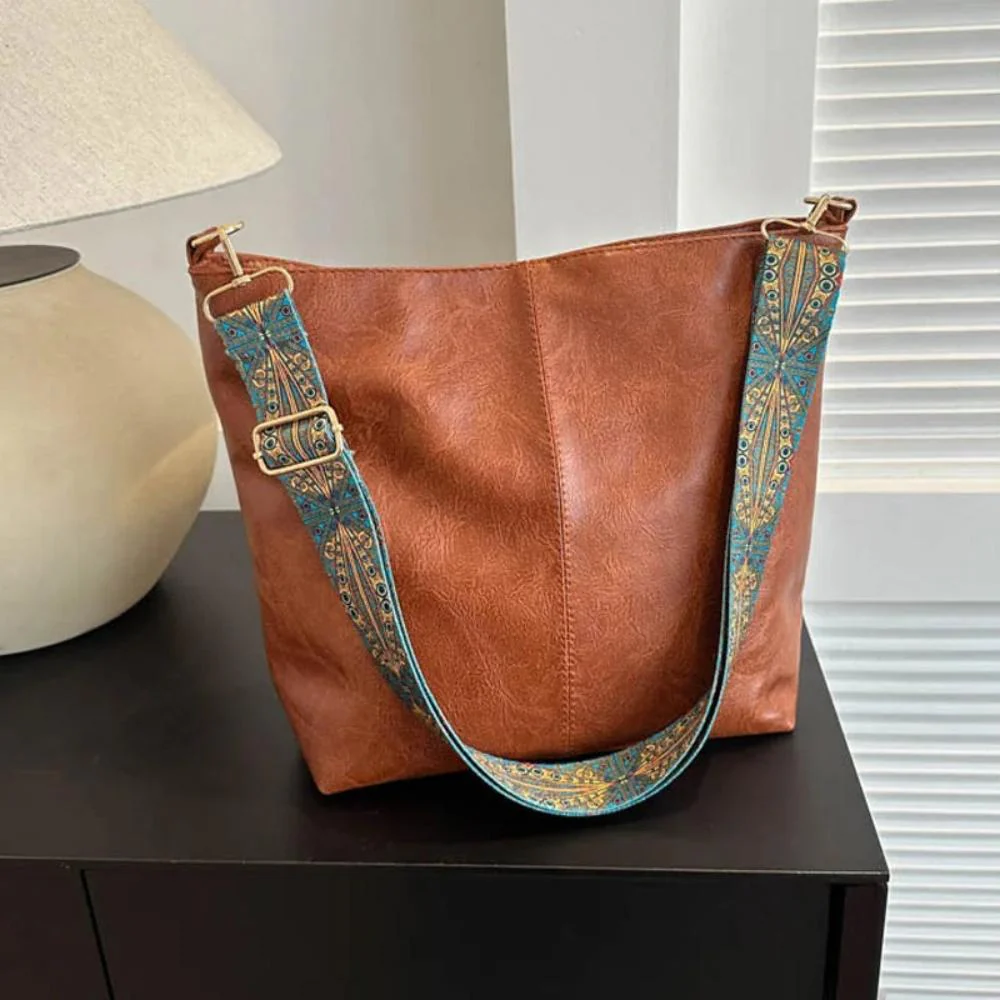 Chelsey’s Vintage Charm | Leather Shoulder Bag - Image 4