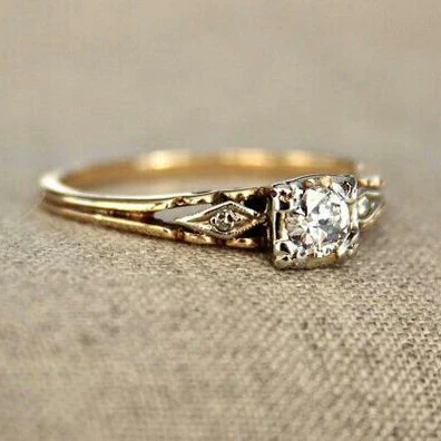 Classic Vintage Gold Zirconia Ring - Image 2