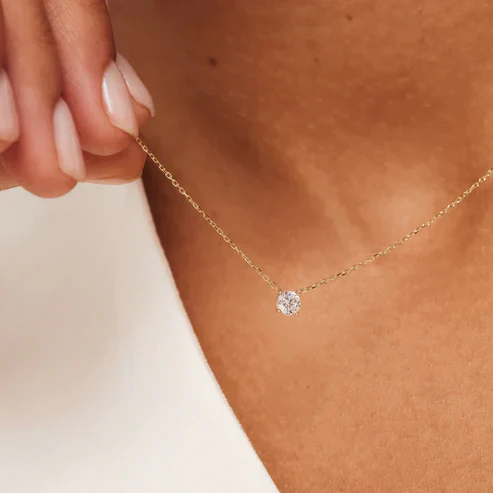 Cléa Moissanite Stone Necklace - Image 4