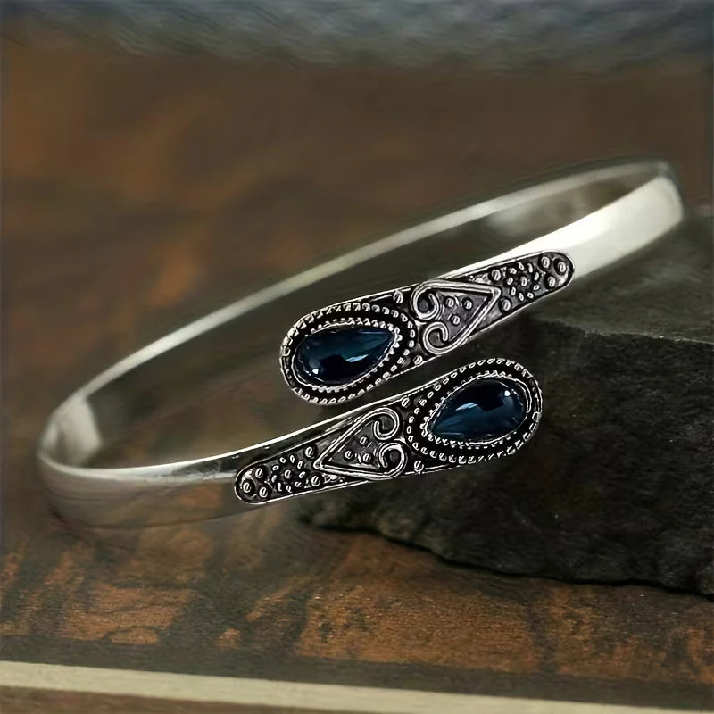 Crimson Elegance Filigree Bracelet - Image 3