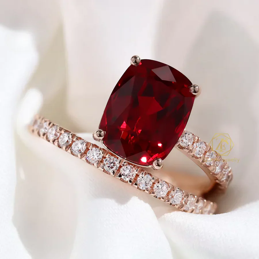 Cushion-Cut Moissanite Ring - Image 2