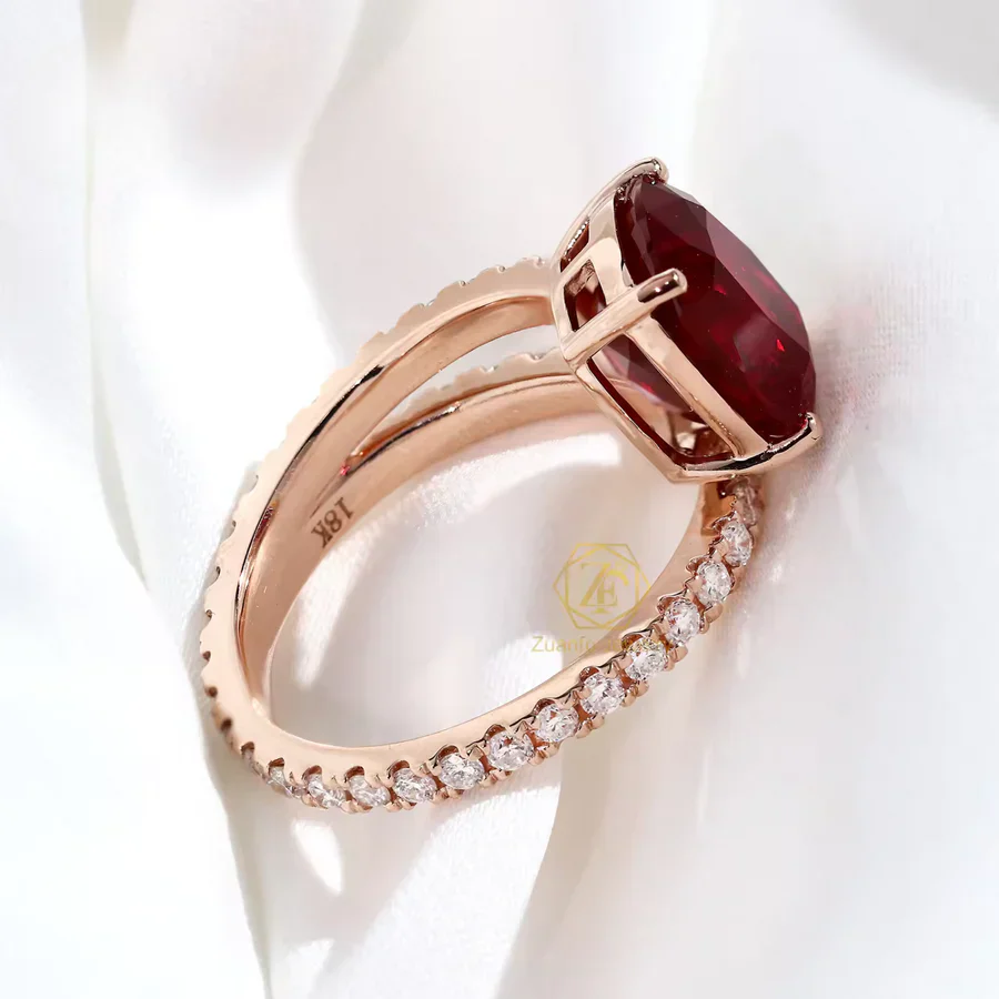 Cushion-Cut Moissanite Ring - Image 4