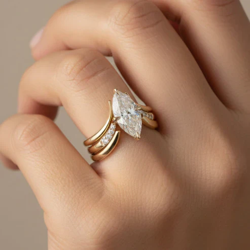 Drop Crown Gold Ring - Image 4