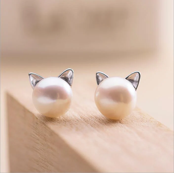 Elegant Silver Pearl Kitten Earrings - Image 3