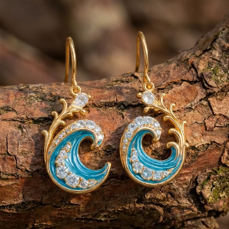 Fashionable Golden Wave Earrings - Image 3