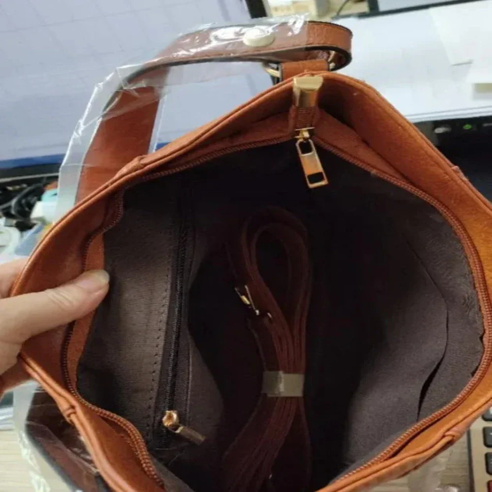 Georgia’s Timeless Elegance | Vintage Shoulder Bag - Image 4