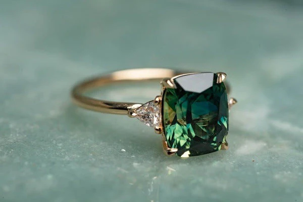 Gold Emerald Solitaire Ring - Image 3