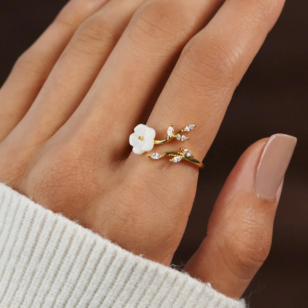 Gold Floral and Leaf Open Ring - Image 3