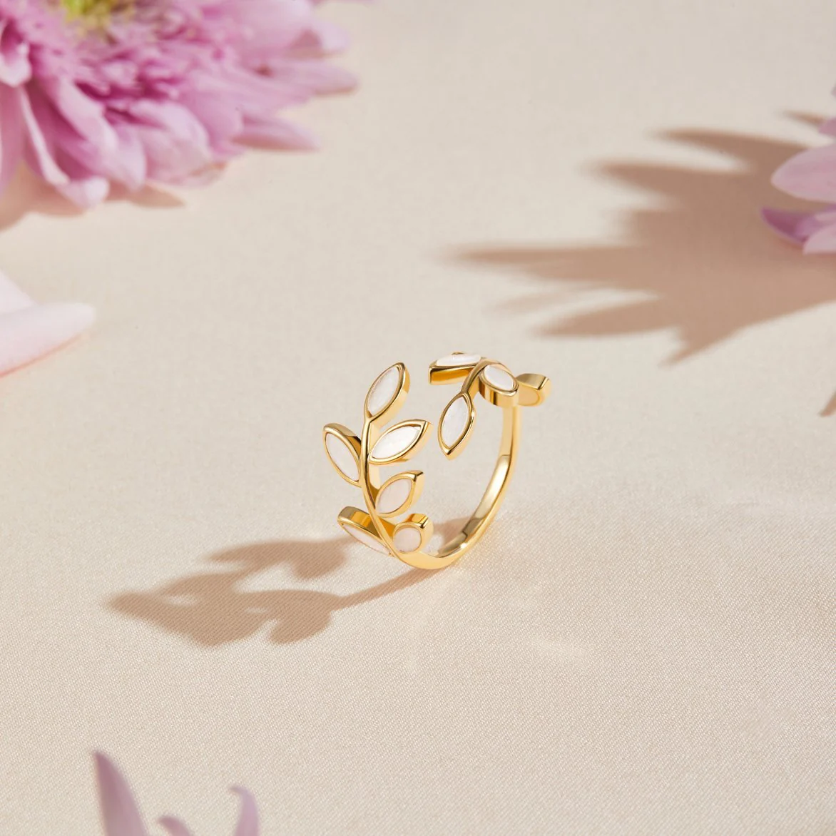 Gold Leaf Motif Ring - Image 3