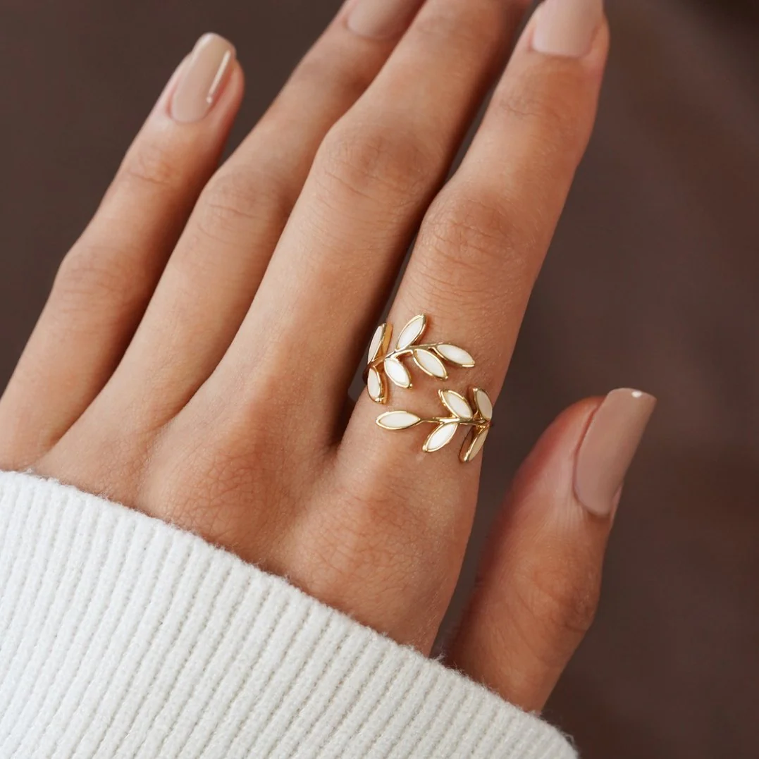 Gold Leaf Motif Ring - Image 5