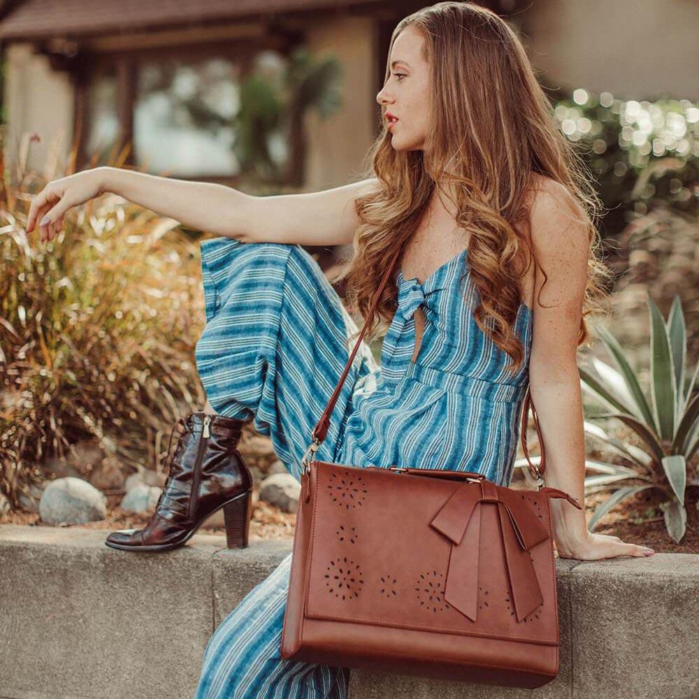 Grace’s Elegant Bow-Tie Satchel - Image 12