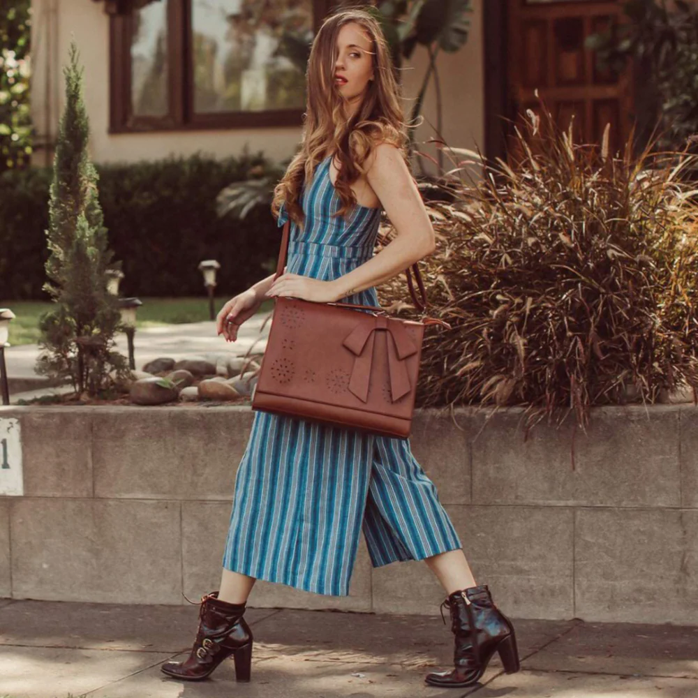 Grace’s Elegant Bow-Tie Satchel - Image 19