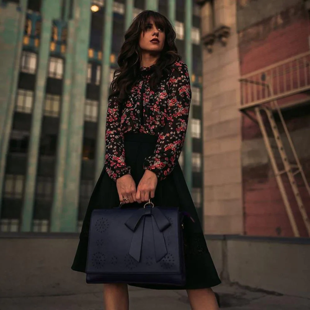 Grace’s Elegant Bow-Tie Satchel - Image 20