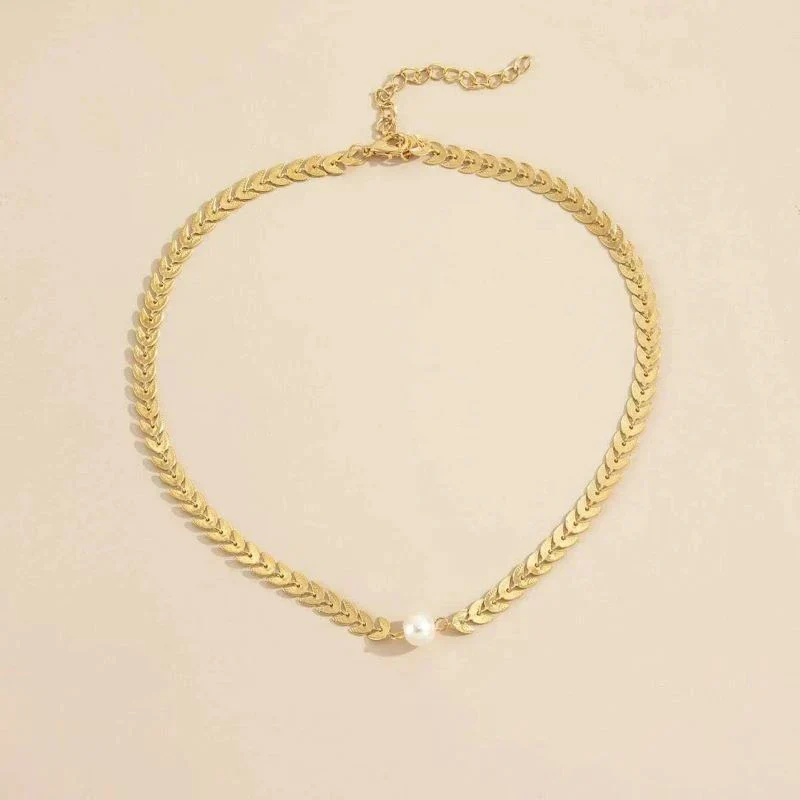Greek Pearl Necklace in Gold - Image 2