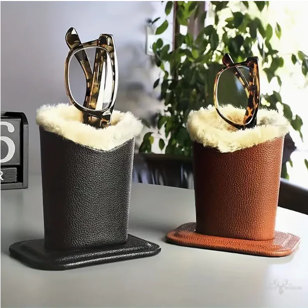 Zarino's glasses stand for the desk - Image 2
