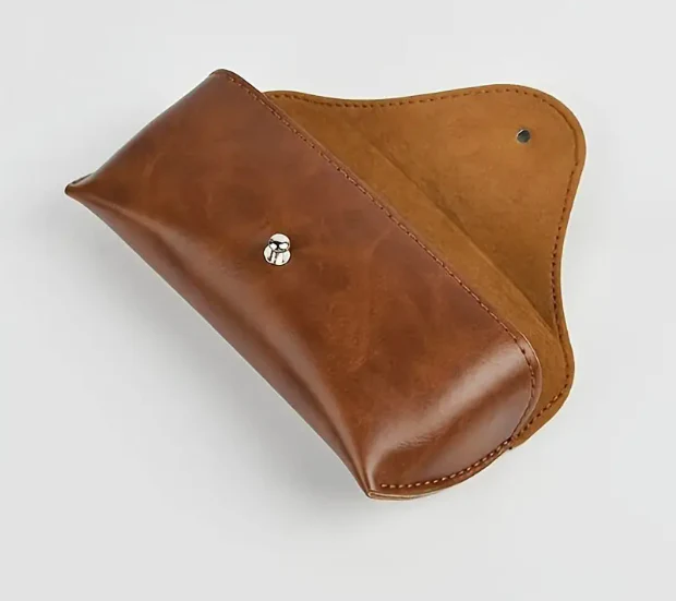 Zarino's leather eyeglass case with robust clip - Image 2