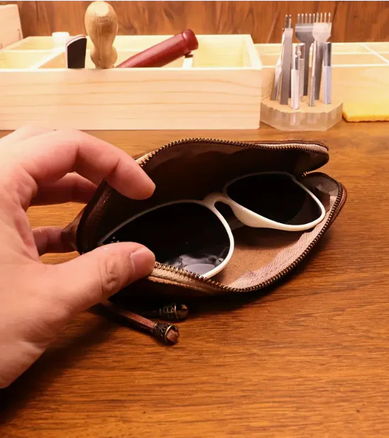 Zarino's leather eyeglass case - Image 4