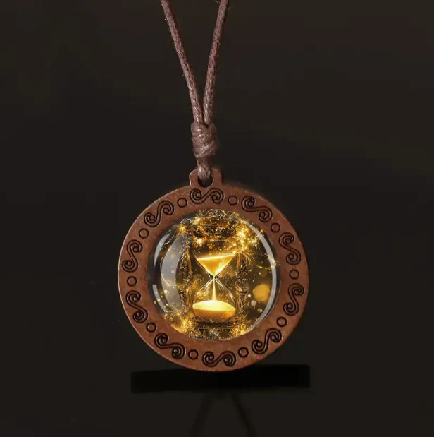 Hourglass necklace with more adjustable leather strap - Image 3