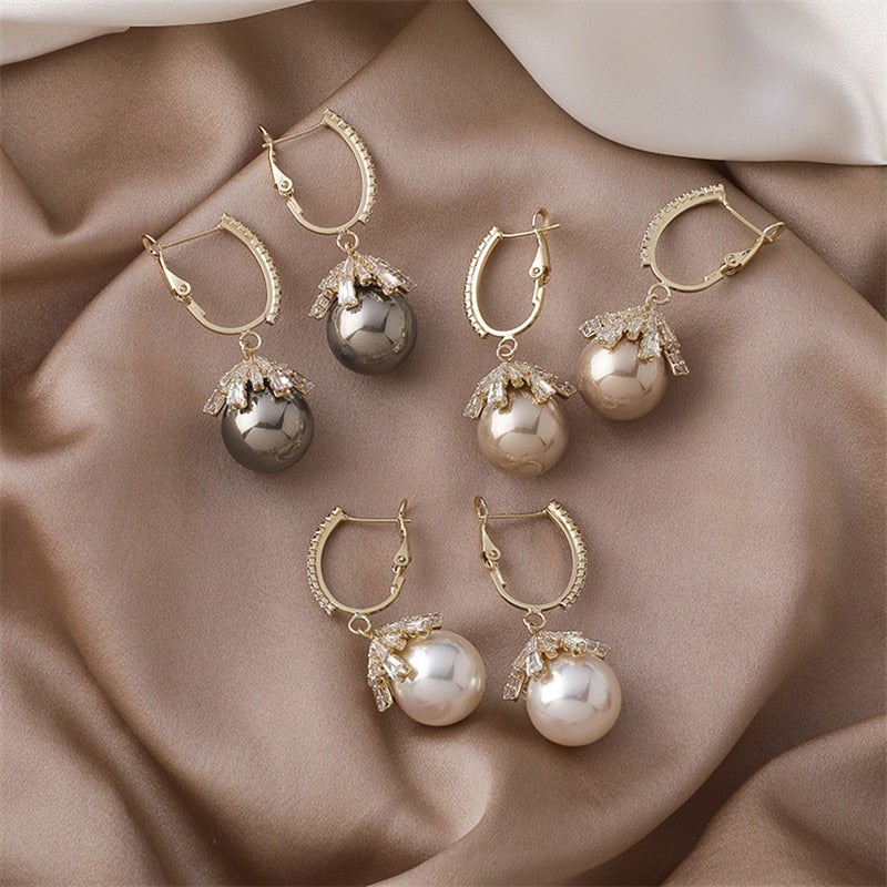 Malia Pearl Earrings - Image 3