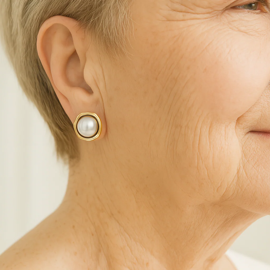 Minimal Black Pearl Studs - Image 3