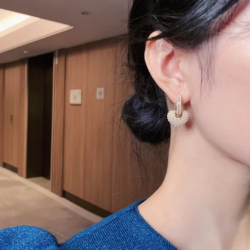 Pearl of Love Earrings in Gold - Image 3
