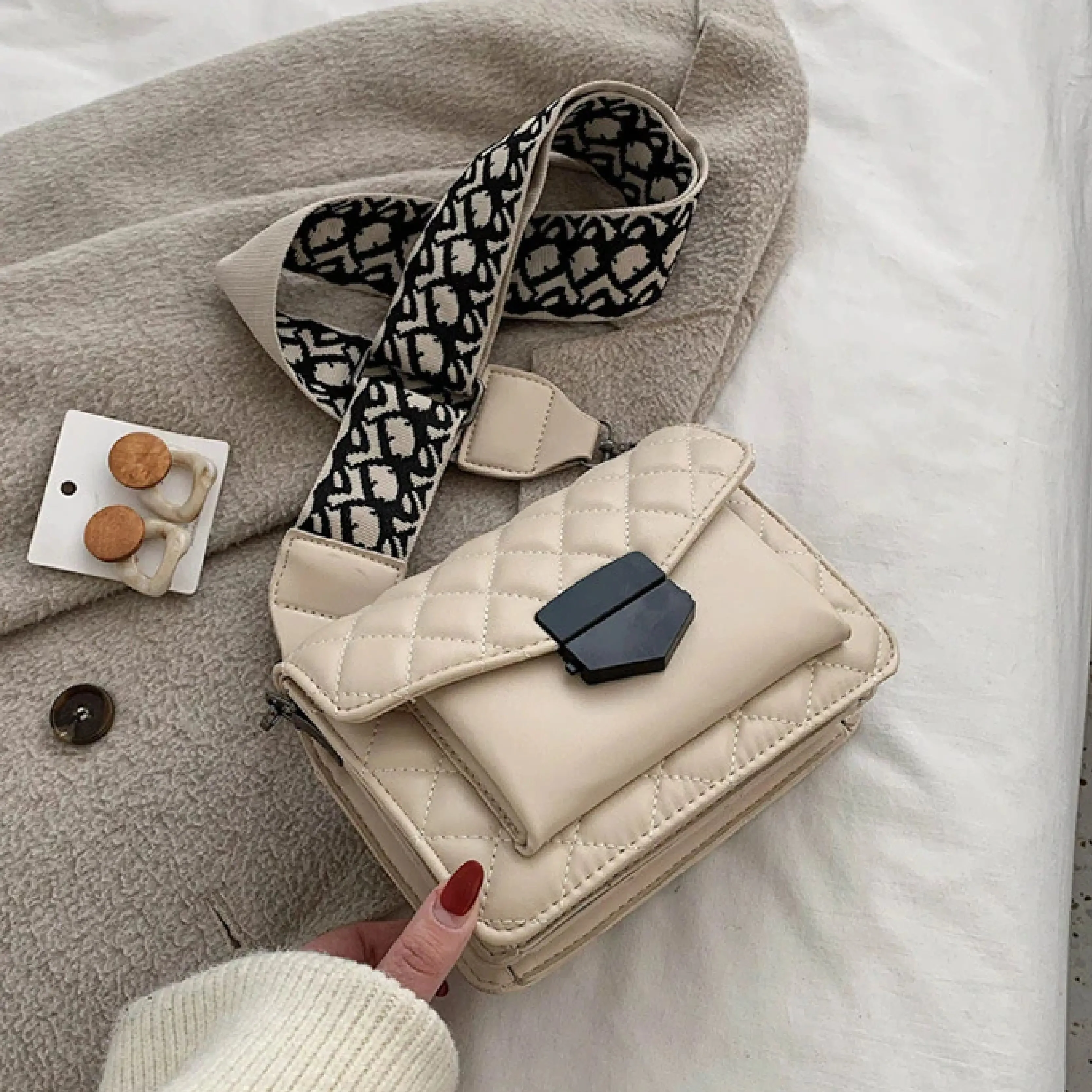Racheal’s Handbag - Image 7