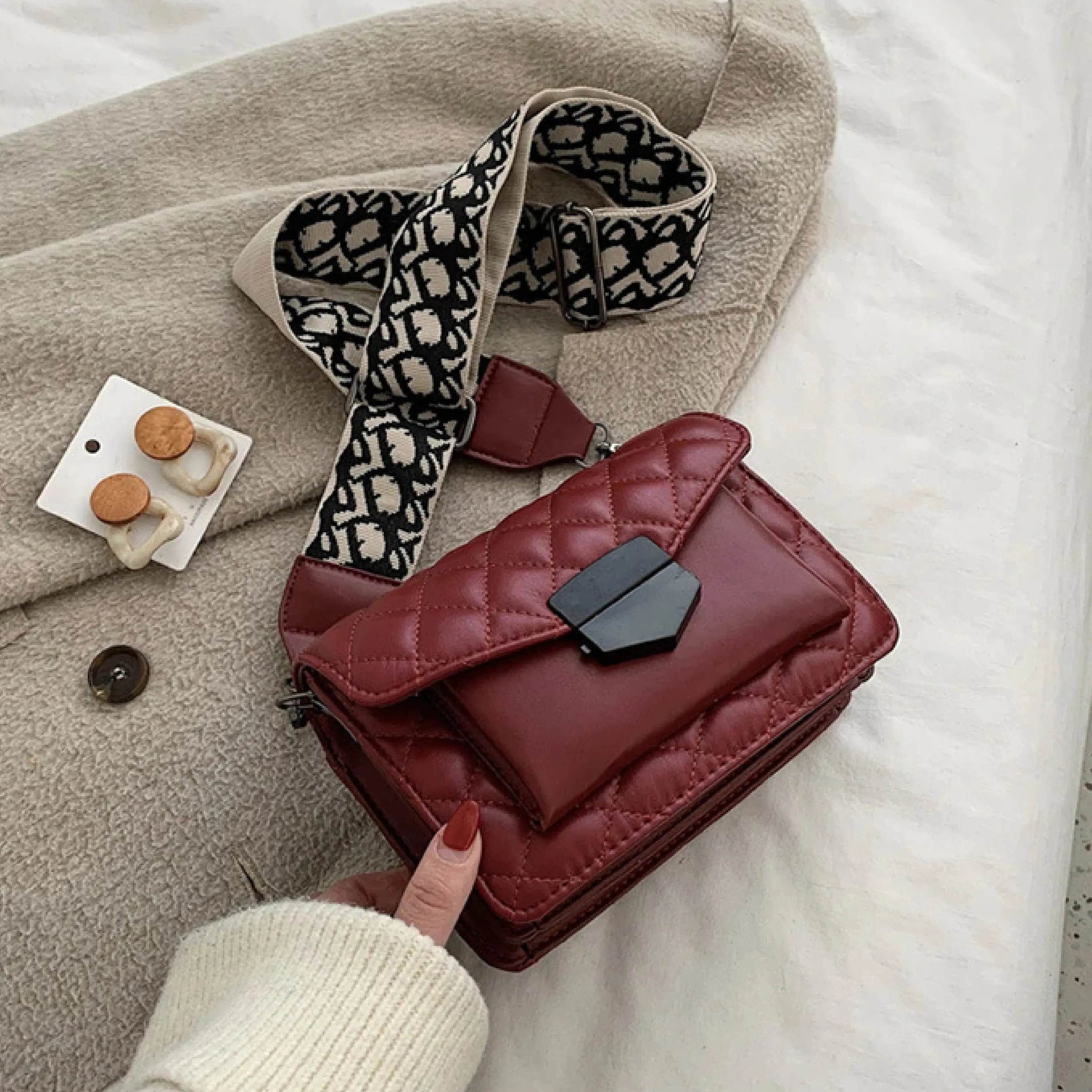 Racheal’s Handbag - Image 8