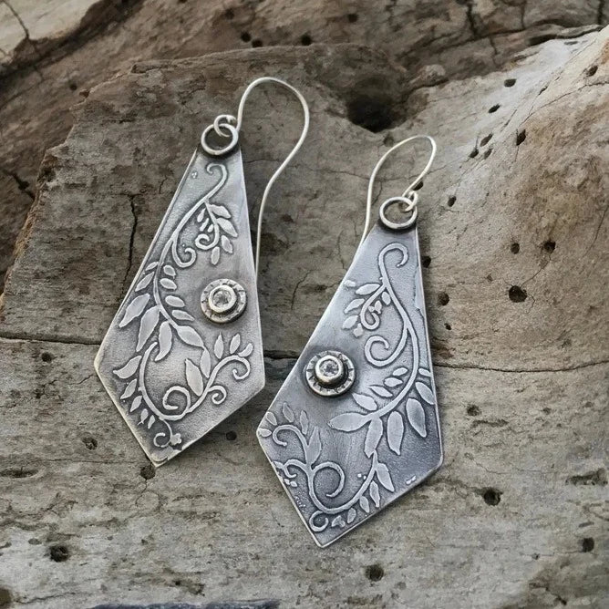 Retro Minimalist Earrings - Image 2