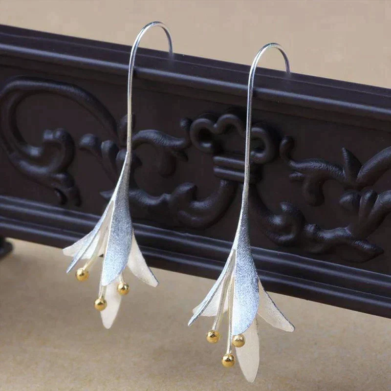 Silver Flower Earrings - Image 3