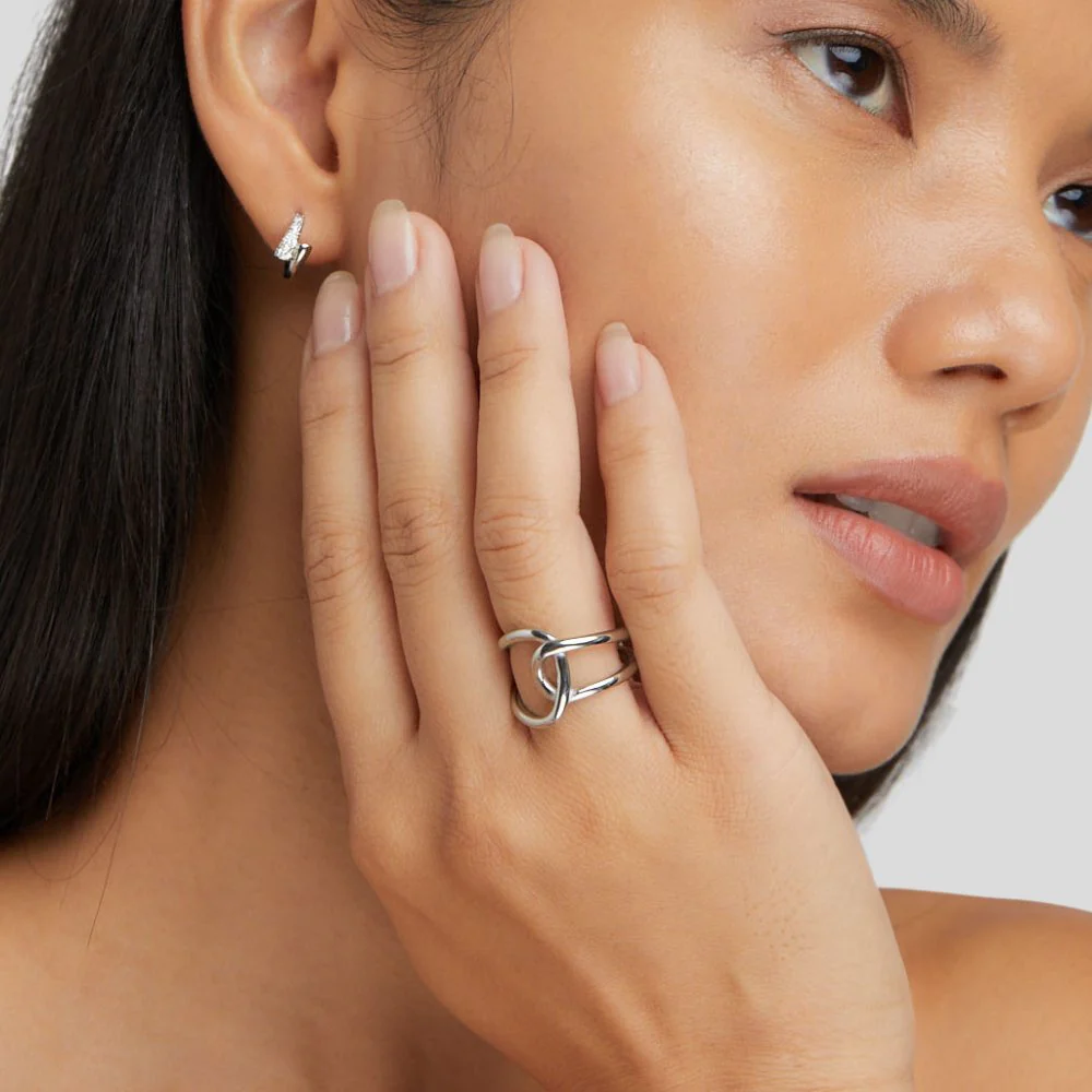 Silver Interlocking Open Ring - Image 4