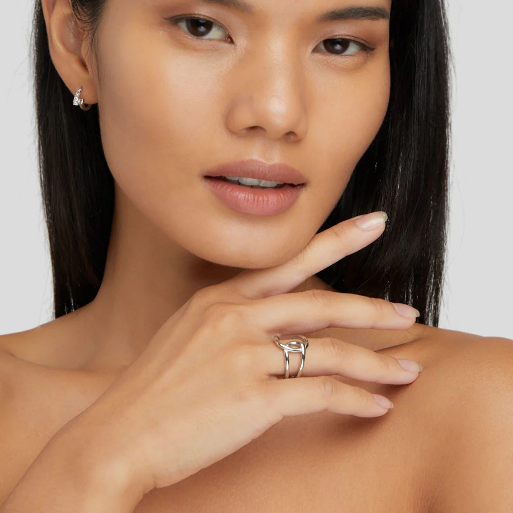 Silver Interlocking Open Ring - Image 5
