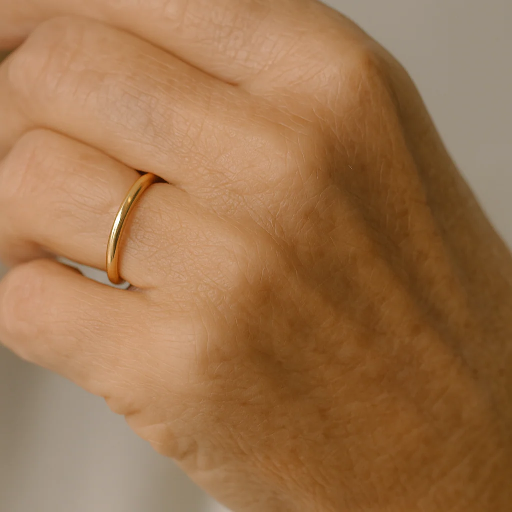 Simple ring made of gold and silver - Image 4