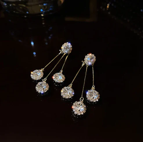 Tertia Honoria Earrings - Image 3