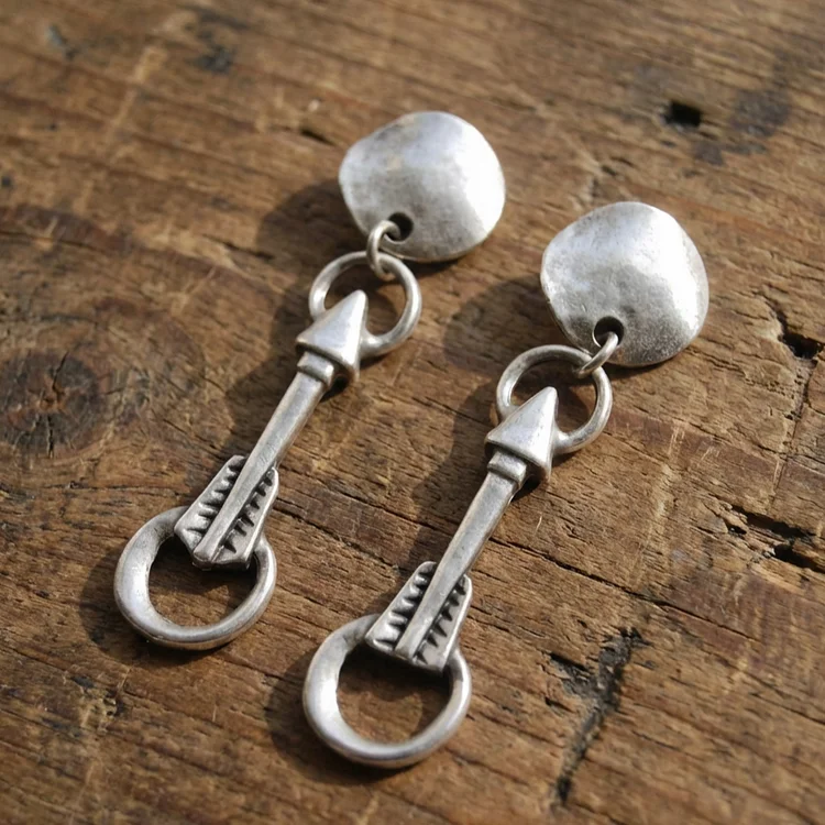Vintage Antique Silver Arrow Earrings - Image 2