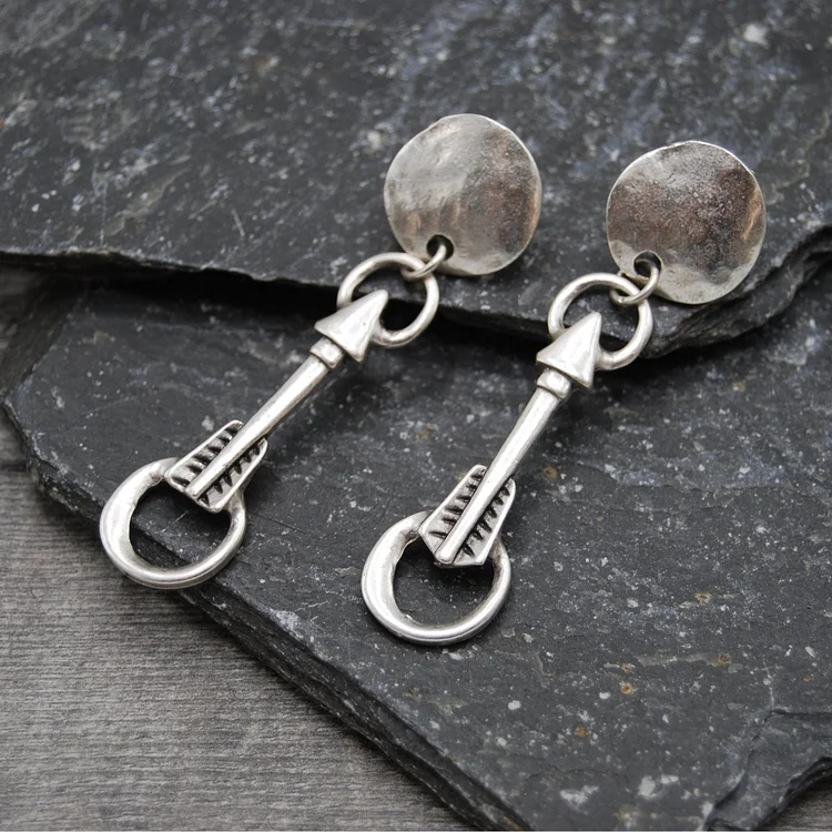 Vintage Antique Silver Arrow Earrings - Image 4