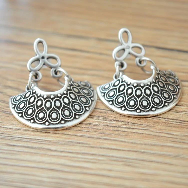 Vintage Antique silver dangling Greek Shield earrings - Image 3