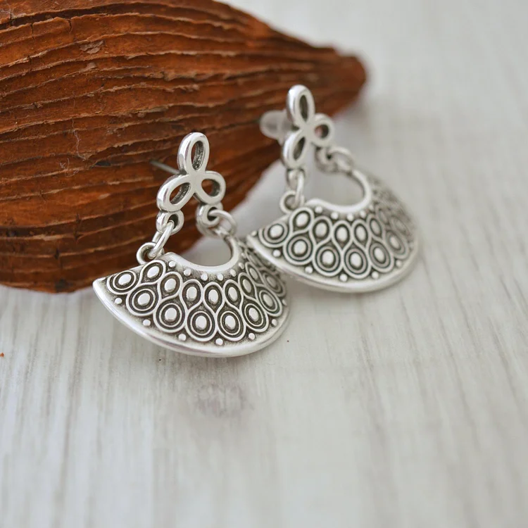 Vintage Antique silver dangling Greek Shield earrings - Image 4