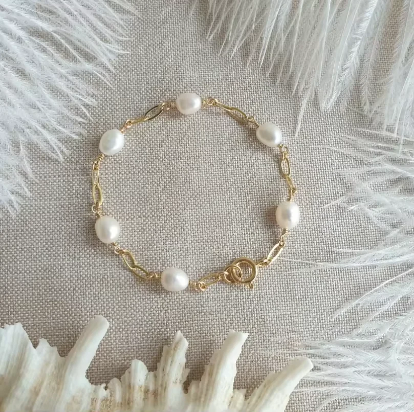 Vintage Barroque Pearl Bracelets - Image 4