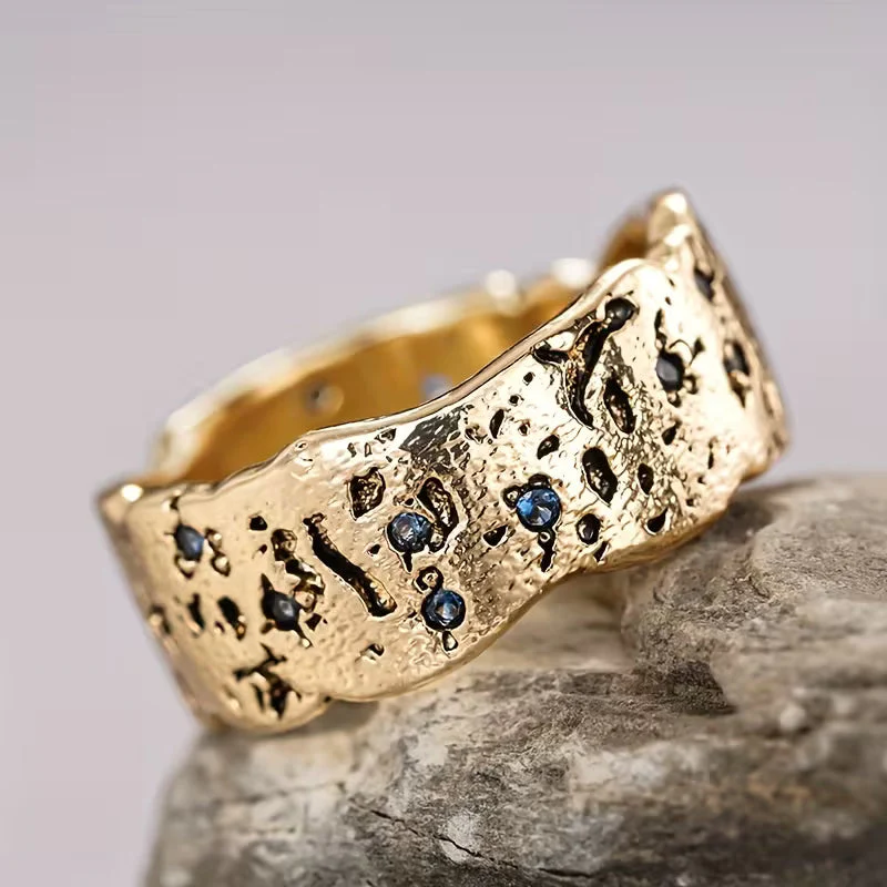 Vintage Blue Zirconia Irregular Ring - Image 2