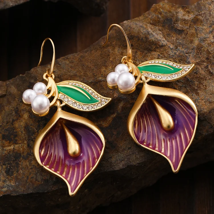 Vintage Calla Lily Flower Pearls Earrings - Image 3