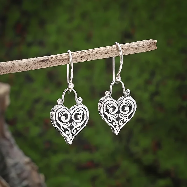 Vintage Elegant Heart Pattern Pendant Earrings - Image 2