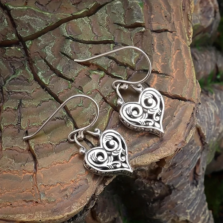 Vintage Elegant Heart Pattern Pendant Earrings - Image 3