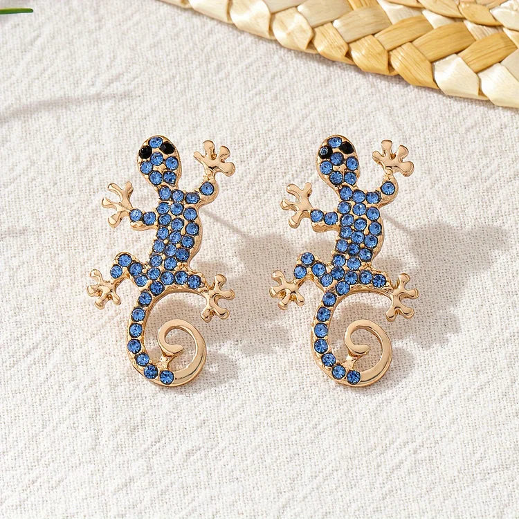 Vintage Elegant Lizard Stud Earrings - Image 2