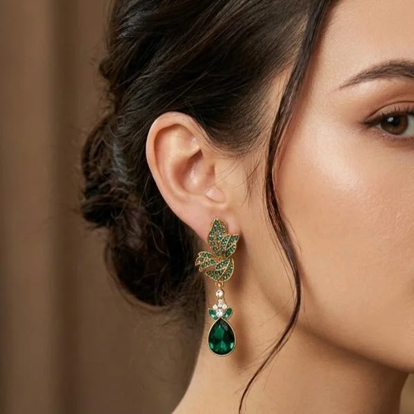 Vintage Emerald Green Gem Drop Earrings - Image 3