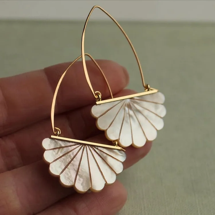 Vintage Fan Pearl Drop Earrings - Image 3